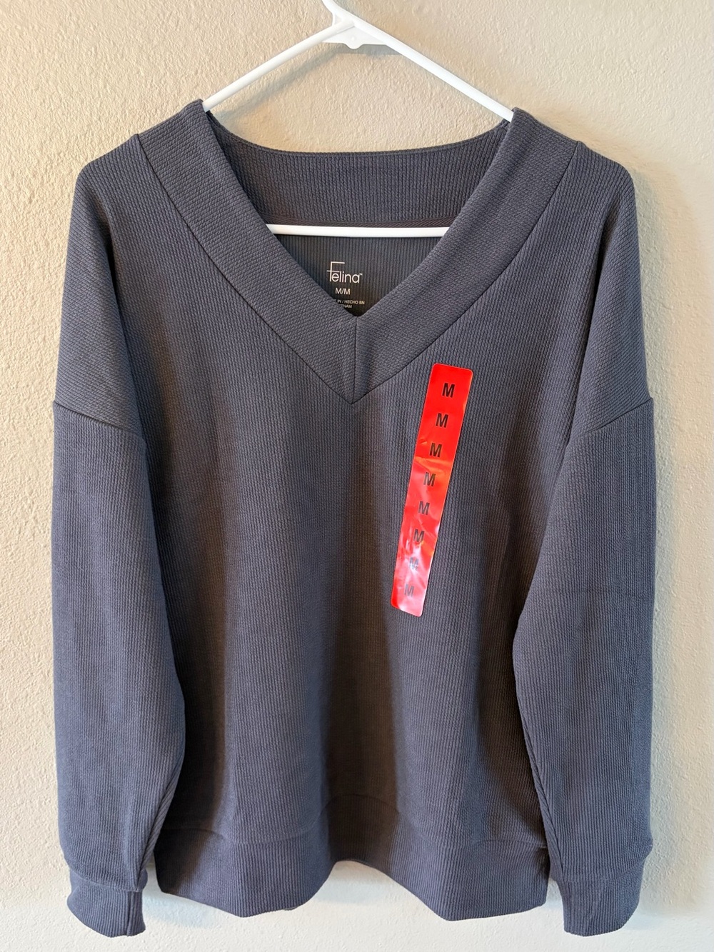 🌚NWT-Felina Charcoal Gray V-Neck Ribbed Pullover Womens Med